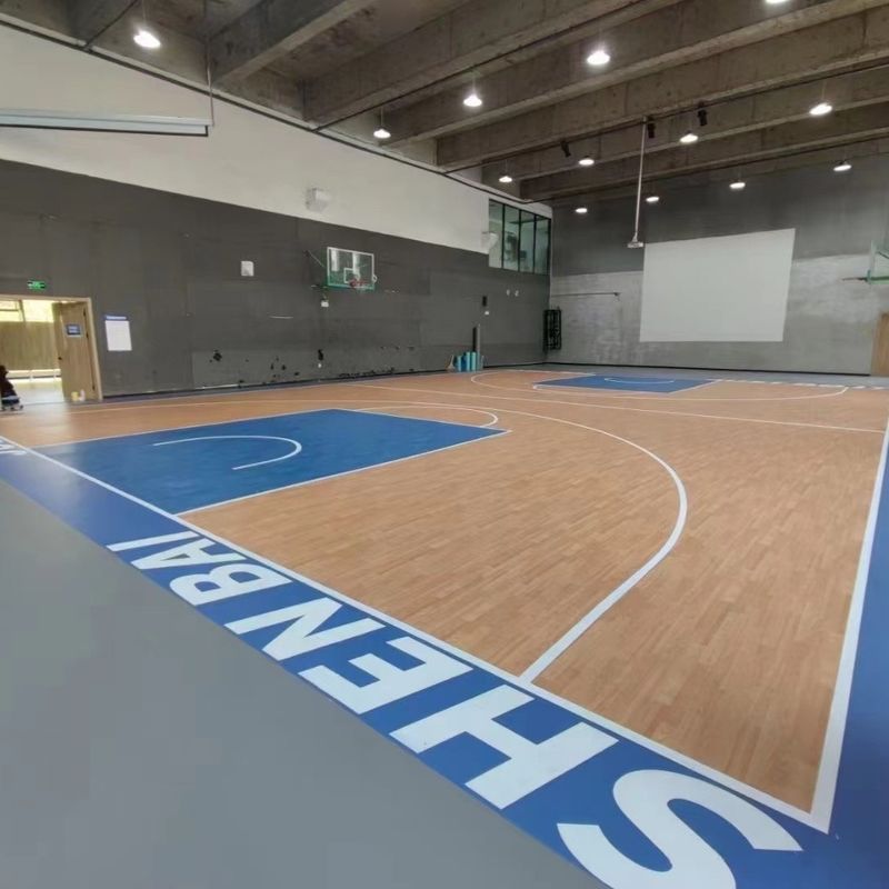 Campo de basquete Relle Vinyl Sport piso 6mm com revestimento UV e redução de ruído
