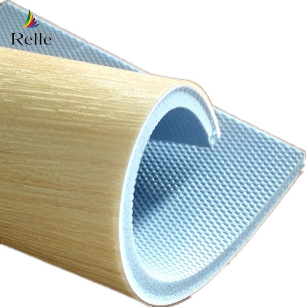 Campo de basquete Relle Vinyl Sport piso 6mm com revestimento UV e redução de ruído